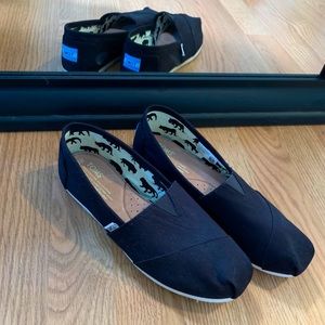 NWOT Women’s Black Alpargatas